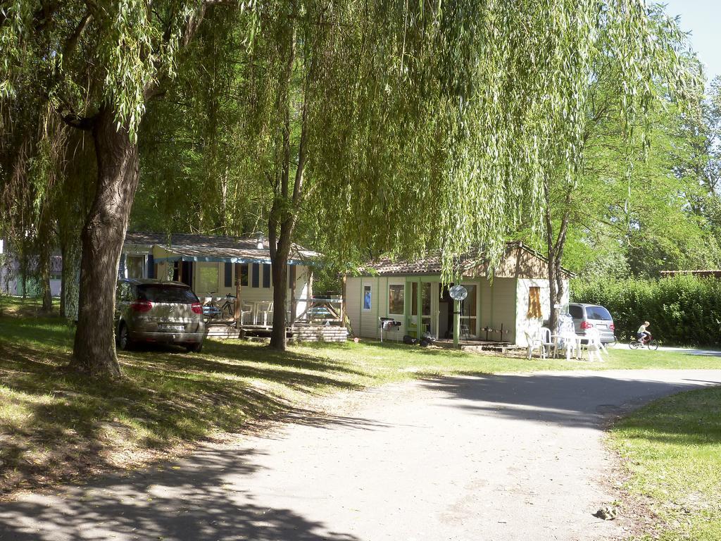 Готель La Bastide Mazeres  Екстер'єр фото