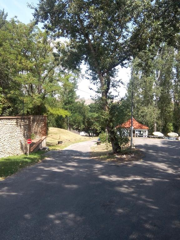Готель La Bastide Mazeres  Екстер'єр фото